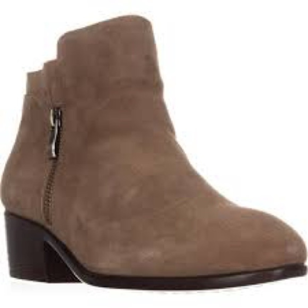 Aerosoles Mythology Double Zipper Tan Suede Booties 10M
